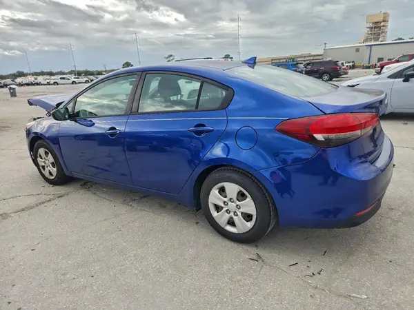 3KPFK4A74JE277458 2018 KIA FORTE - Image 2