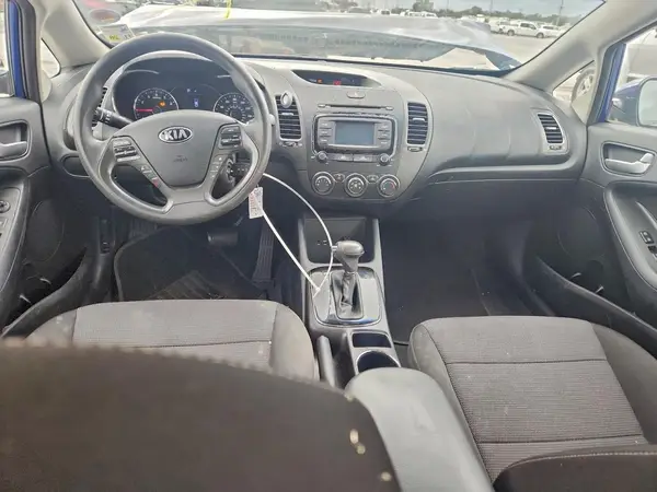 3KPFK4A74JE277458 2018 KIA FORTE - Image 8