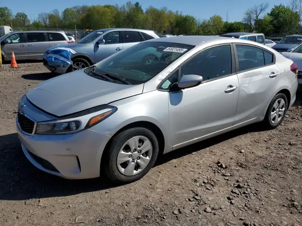3KPFK4A74JE277895 2018 KIA FORTE - Image 1