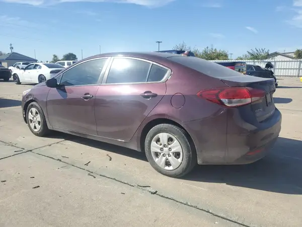 3KPFK4A74JE281008 2018 KIA FORTE - Image 2