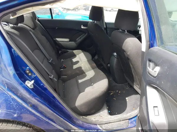 3KPFK4A75HE016186 2017 KIA FORTE - Image 8