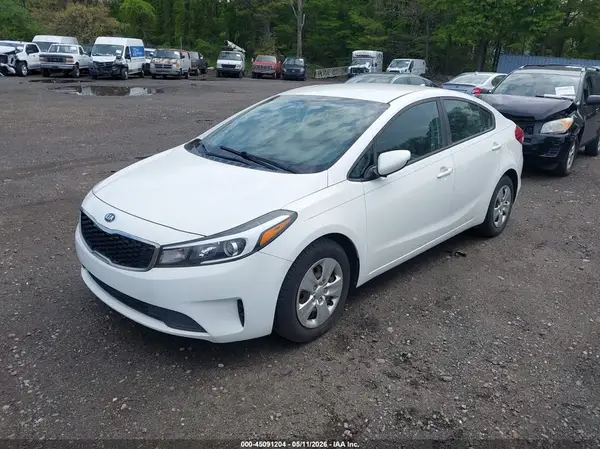 3KPFK4A75HE016785 2017 KIA FORTE - Image 2