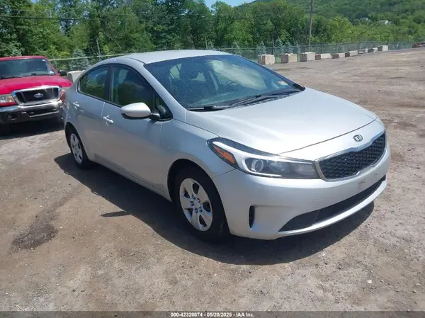 3KPFK4A75HE016902 2017 KIA FORTE - Image 1