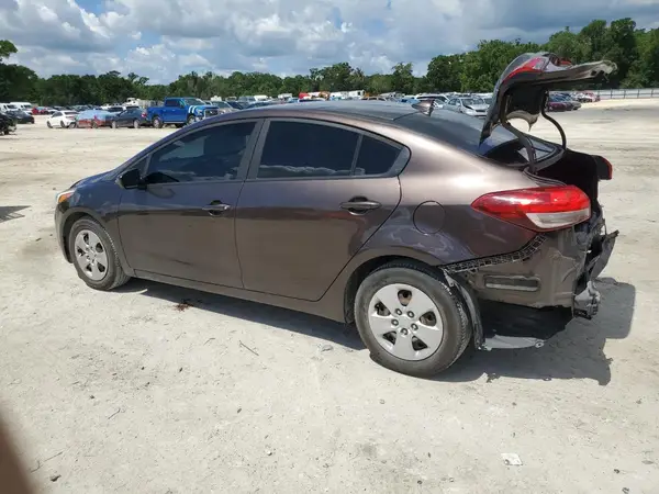 3KPFK4A75HE018357 2017 KIA FORTE - Image 2