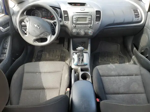 3KPFK4A75HE018522 2017 KIA FORTE - Image 8