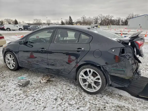 3KPFK4A75HE021985 2017 KIA FORTE - Image 2