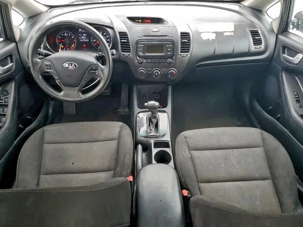 3KPFK4A75HE021985 2017 KIA FORTE - Image 8
