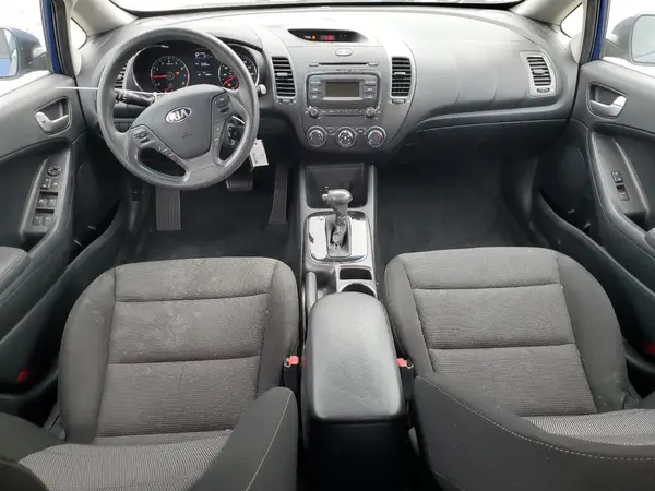 3KPFK4A75HE022392 2017 KIA FORTE - Image 8