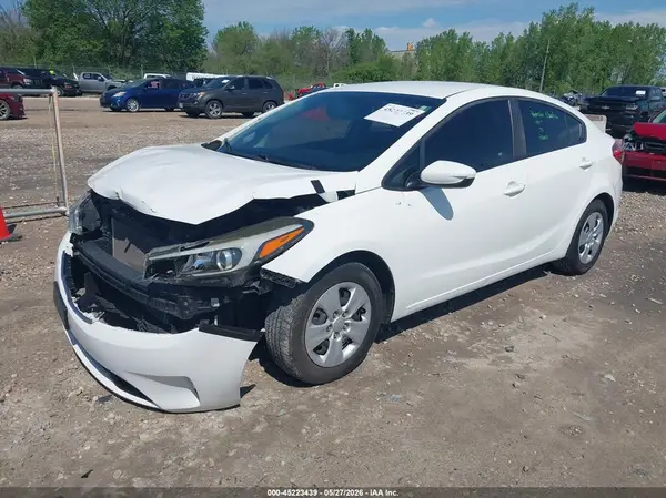 3KPFK4A75HE022599 2017 KIA FORTE - Image 2