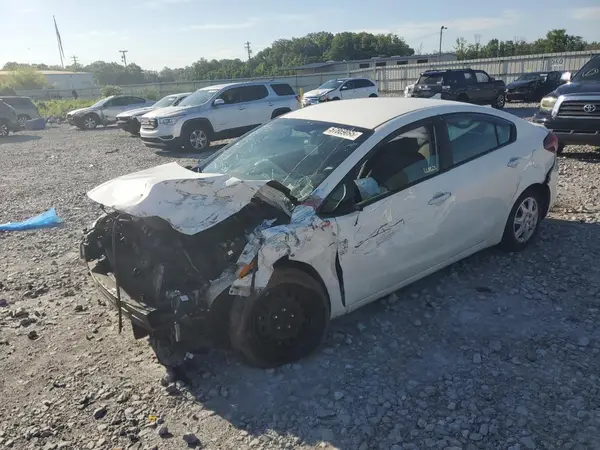3KPFK4A75HE025552 2017 KIA FORTE - Image 1