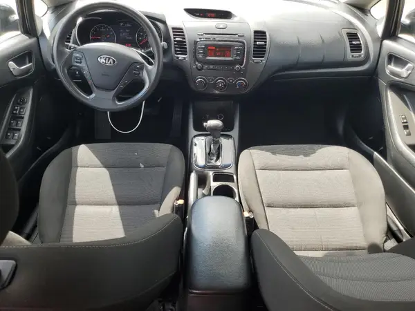 3KPFK4A75HE027205 2017 KIA FORTE - Image 8