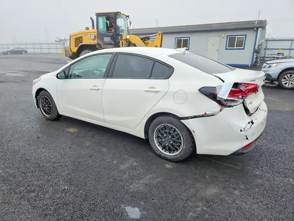 3KPFK4A75HE027267 2017 KIA FORTE - Image 2