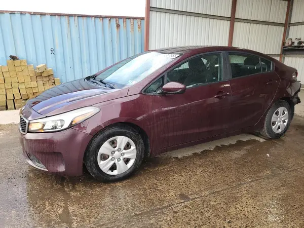 3KPFK4A75HE027768 2017 KIA FORTE - Image 1