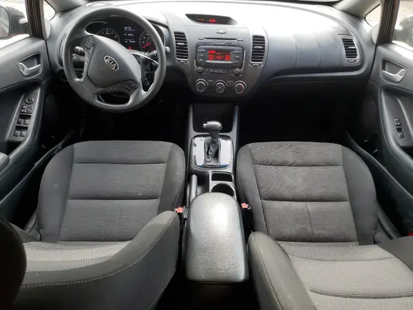 3KPFK4A75HE027768 2017 KIA FORTE - Image 8