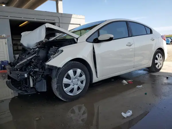 3KPFK4A75HE027818 2017 KIA FORTE - Image 1