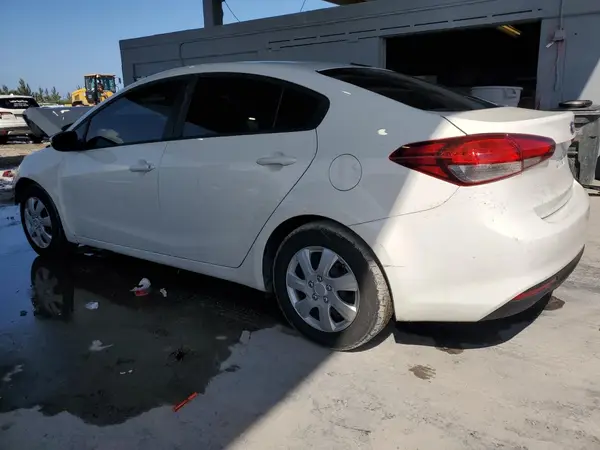 3KPFK4A75HE027818 2017 KIA FORTE - Image 2