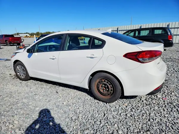 3KPFK4A75HE032257 2017 KIA FORTE - Image 2
