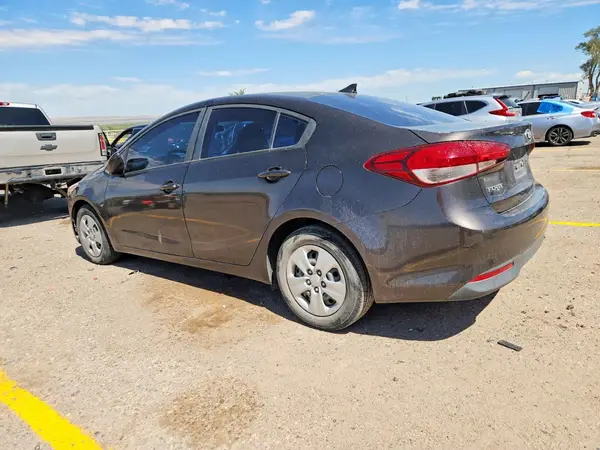 3KPFK4A75HE033764 2017 KIA FORTE - Image 2