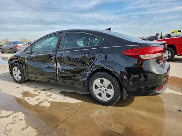 3KPFK4A75HE034199 2017 KIA FORTE - Image 2
