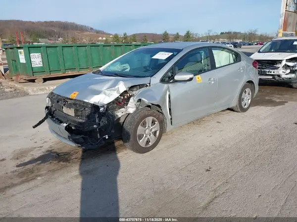 3KPFK4A75HE034896 2017 KIA FORTE - Image 2