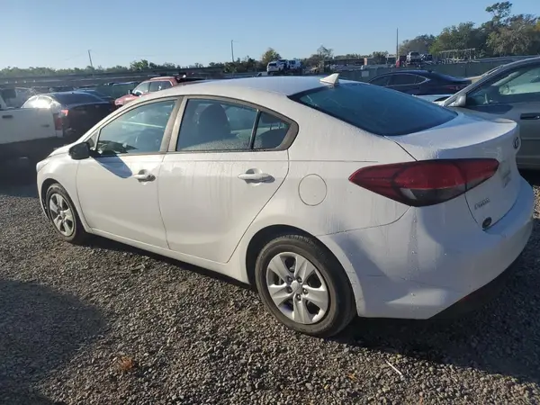 3KPFK4A75HE034929 2017 KIA FORTE - Image 2