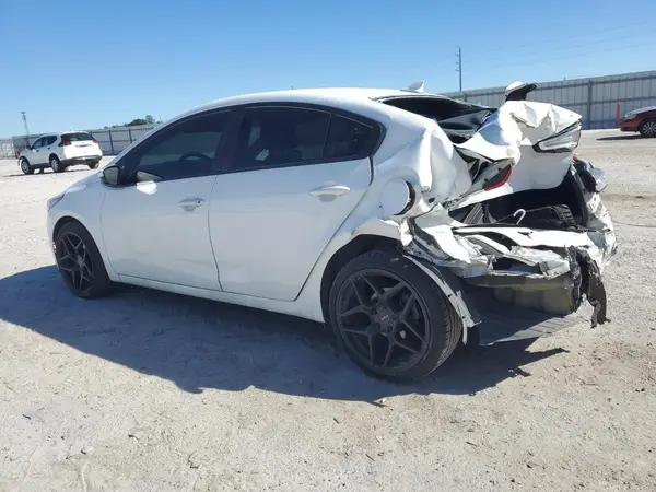3KPFK4A75HE035546 2017 KIA FORTE - Image 2