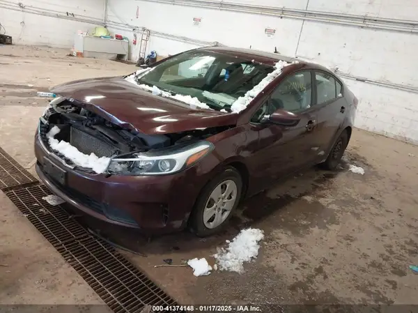 3KPFK4A75HE037054 2017 KIA FORTE - Image 2