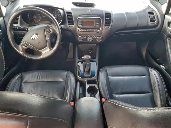 3KPFK4A75HE037524 2017 KIA FORTE - Image 8