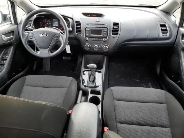 3KPFK4A75HE038060 2017 KIA FORTE - Image 8