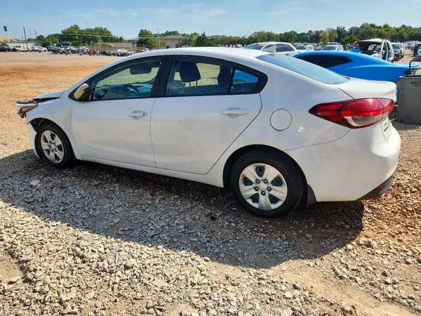 3KPFK4A75HE039659 2017 KIA FORTE - Image 2