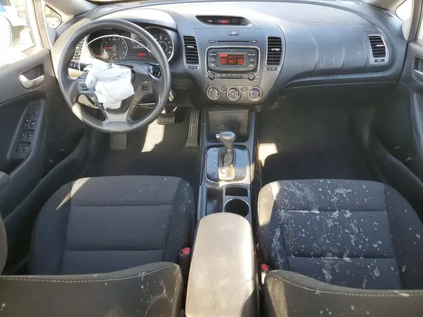 3KPFK4A75HE040097 2017 KIA FORTE - Image 8
