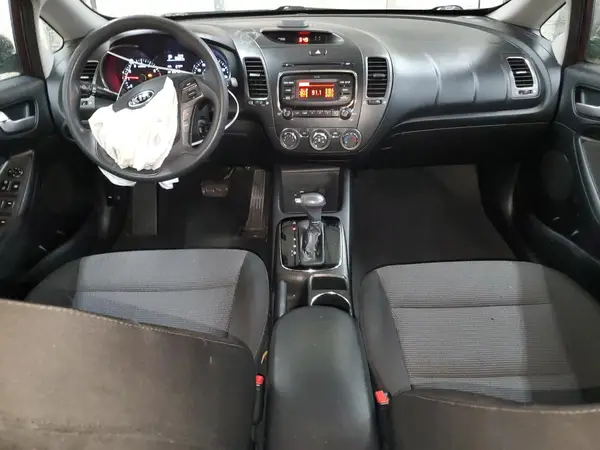 3KPFK4A75HE041136 2017 KIA FORTE - Image 8