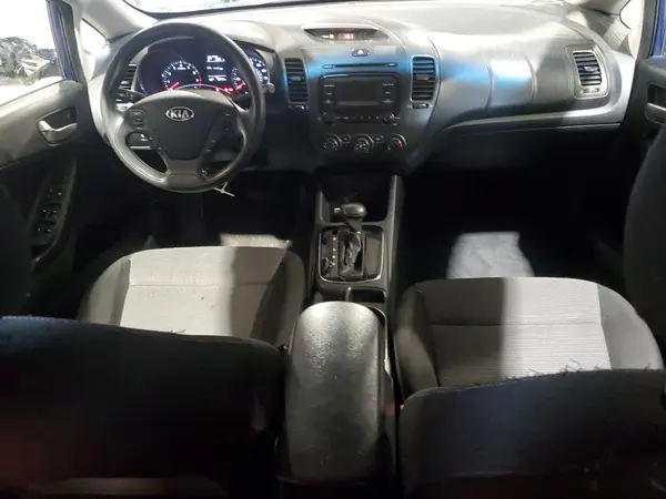 3KPFK4A75HE042321 2017 KIA FORTE - Image 8