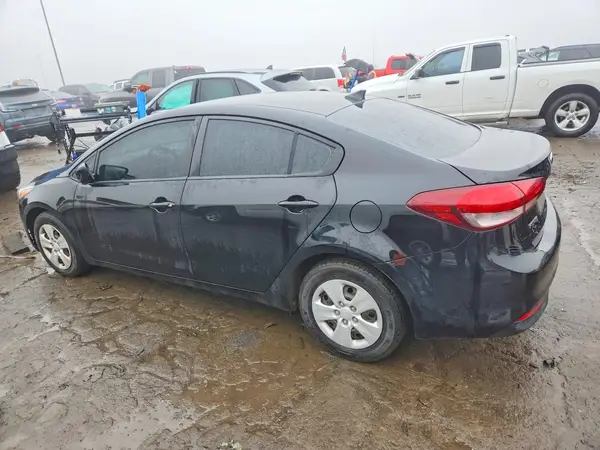 3KPFK4A75HE042920 2017 KIA FORTE - Image 2