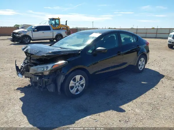 3KPFK4A75HE044778 2017 KIA FORTE - Image 2
