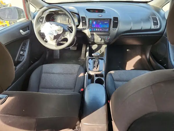 3KPFK4A75HE044859 2017 KIA FORTE - Image 8