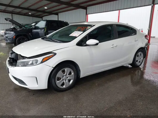 3KPFK4A75HE044926 2017 KIA FORTE - Image 2