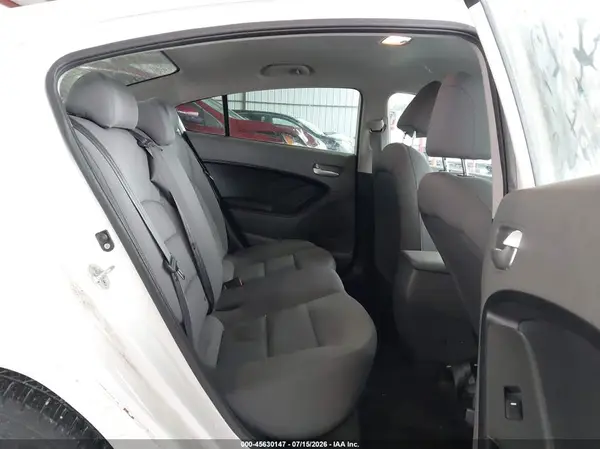 3KPFK4A75HE044926 2017 KIA FORTE - Image 8