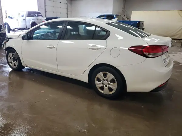 3KPFK4A75HE047230 2017 KIA FORTE - Image 2