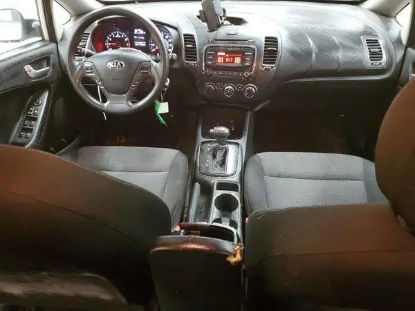 3KPFK4A75HE047230 2017 KIA FORTE - Image 8