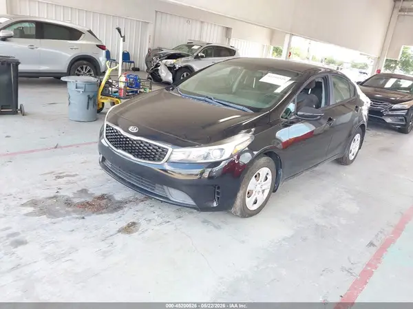 3KPFK4A75HE048569 2017 KIA FORTE - Image 2