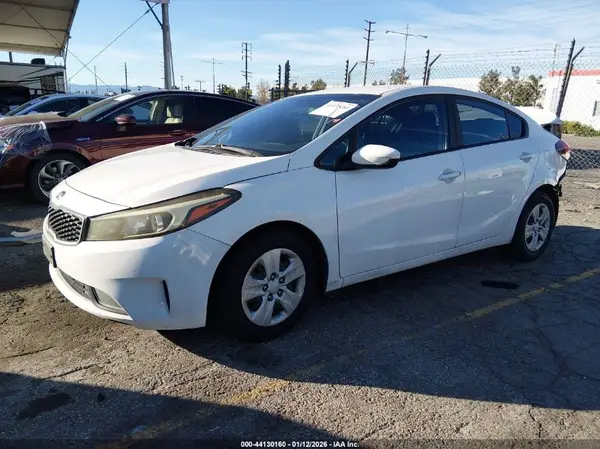 3KPFK4A75HE048636 2017 KIA FORTE - Image 2