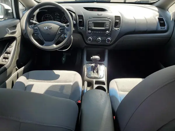 3KPFK4A75HE049057 2017 KIA FORTE - Image 8