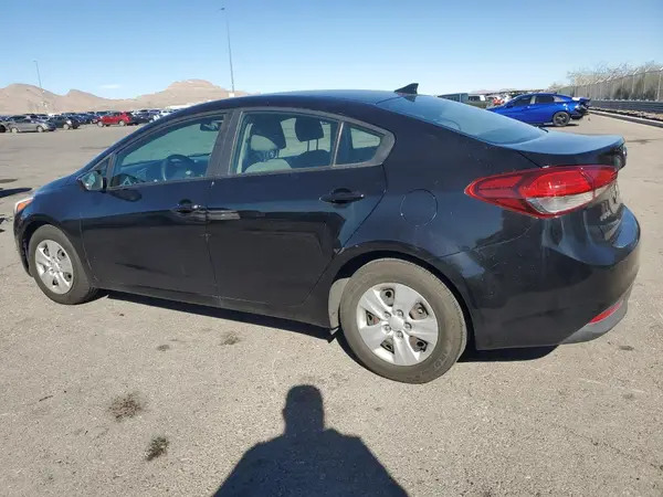 3KPFK4A75HE050791 2017 KIA FORTE - Image 2