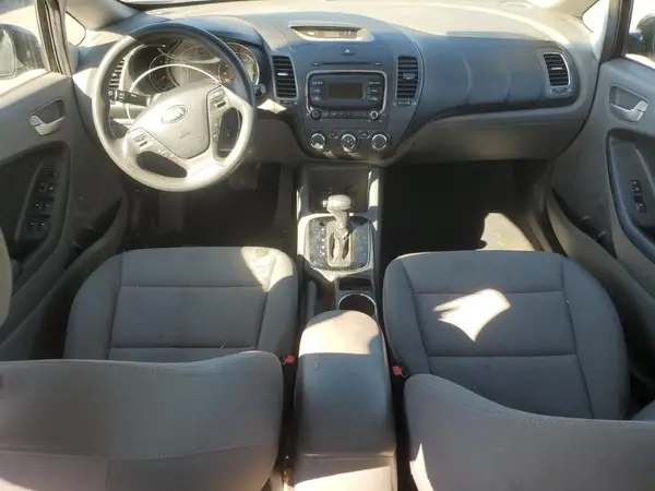 3KPFK4A75HE050791 2017 KIA FORTE - Image 8