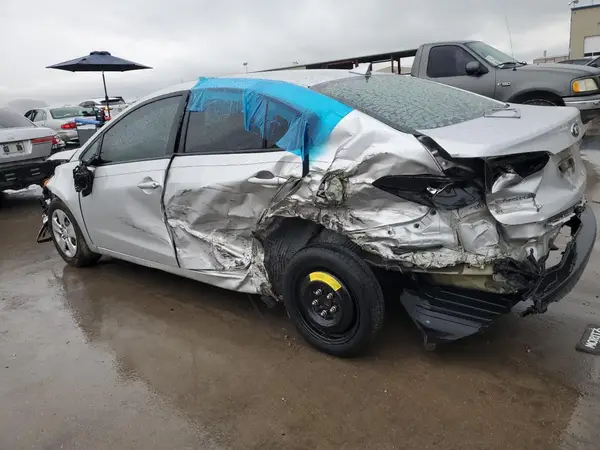 3KPFK4A75HE052167 2017 KIA FORTE - Image 2