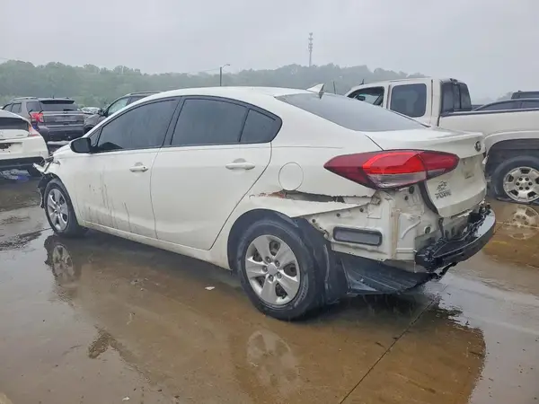 3KPFK4A75HE054324 2017 KIA FORTE - Image 2