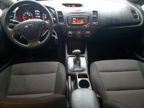 3KPFK4A75HE054324 2017 KIA FORTE - Image 8