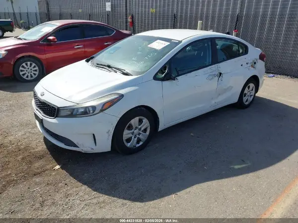 3KPFK4A75HE054436 2017 KIA FORTE - Image 2