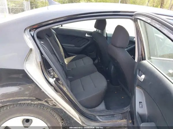 3KPFK4A75HE055084 2017 KIA FORTE - Image 7